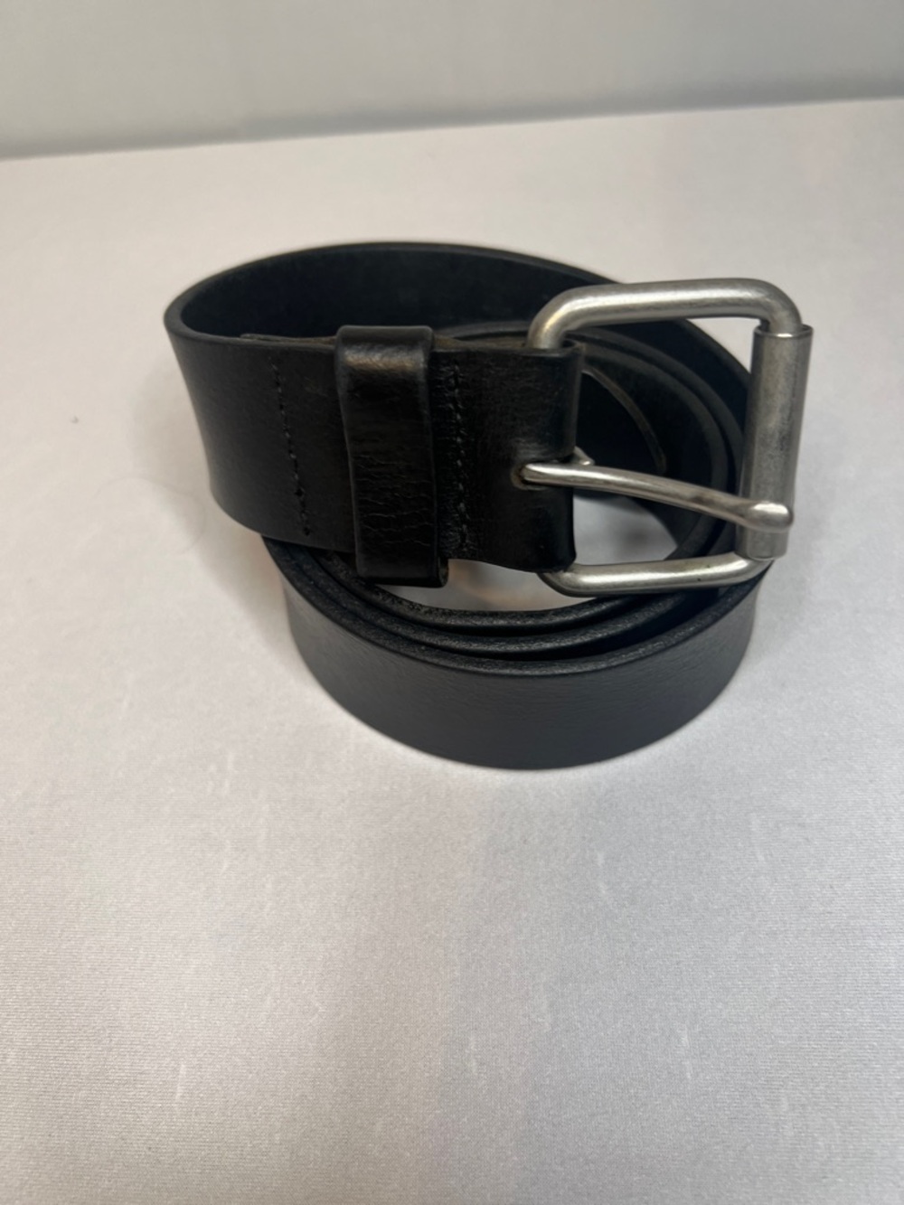GAP Black Genuine Leather Men's Belt Size 42” with Silver Buckle